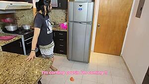 Broma a Shobrina: Sexy Morra Shows Huge Ass After Water Spill