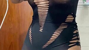 Gravei a namorada do corno s� meu amigo uma baita gostosa no banheiro