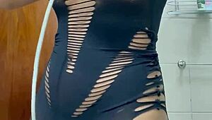 Gravei a namorada do corno s� meu amigo uma baita gostosa no banheiro