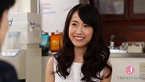 哇，我日本岳母的大奶让我疯狂