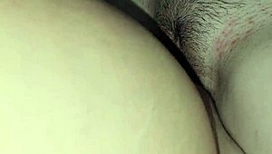 A mostohatestvérem szőrös puncija kíván engem