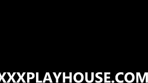 kittysxxxplayhouse com shows ebony beauty with big ass all set to go.