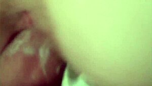 Nевероятно! Pušenje i kreampaj za bakicu u divljem amaterskom kugarskom akciji sa facialom!