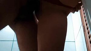 Dando Uma Rapidinha No Banheiro Com Amanda Brasileira De Jr