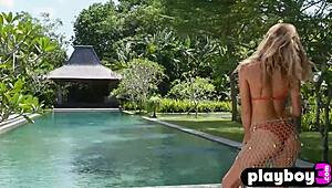 Sexy Big Tits Blonde Milf Bexie Williams Poses with Perfect Body for Playboy