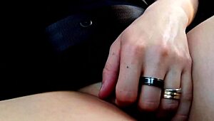 Mira como pago mi viaje al uber tragando semen del chofer