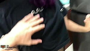 Me Follo El Co�o De La Perra De Mi Hermanastra En La Cocina