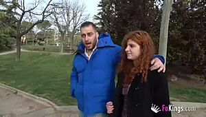 صديقة براد الشقراء تحب شفط الزب في الأماكن العامة دائماً