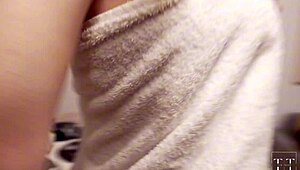 Hey, my stepbrother’s sperm tastes absolutely delicious, wanna try?