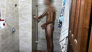 couldn't resist spying on novinho showering, gave in!