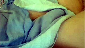 Pretty Linh's steamy sex chat on webcam