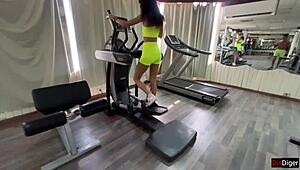 They had a quickie in the gym