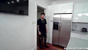 Cheating girlfriend clara trinity plays naughty sex game