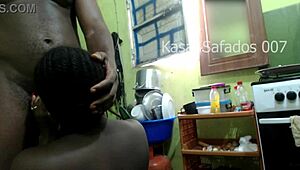 chupada na cozinha com pauz�o