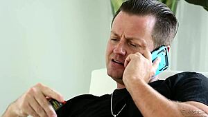 The Senators Secret - Olivia Austin