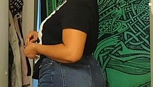 Fat Black Femdom Shakes Huge Ass in Tight Jeans