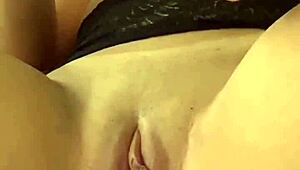 Ninfetinha lina nakamura masturbates with toys and shows off her cute feet