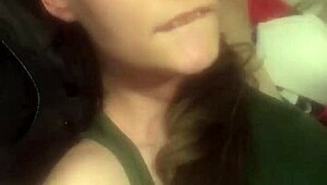 POV Kau Atas dengan MILF Mengerang Gag Dalam