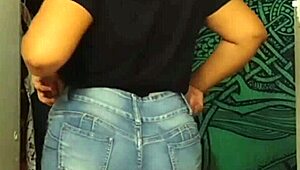 Fat Black Femdom Shakes Huge Ass in Tight Jeans