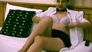 Video seks sugestif dengan aksi panas ghairah