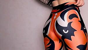 i can’t stop watching this pawg in spandex leggings wiggle her ass and ride a huge ribbed dildo to orgasm