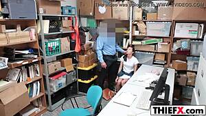 Carolina sweets is redy to pay with her ass at werk