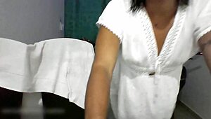 شيمل أنجليك تختبر صفحة البث المباشر الجديدة