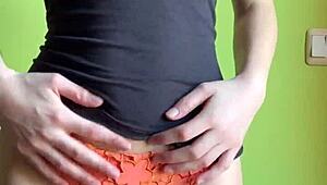 maiskii’s wet shaved pussy begs for your touch tonight