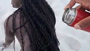 Cobra preta emerged from the moving sand and entered mulata fernanda chocolate's ass & joao o safado.