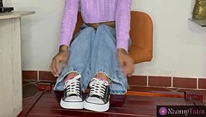 naomi tatss starts with dirty shoes on her feet 😎