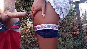 Indisk pornostjerne hamrer kinesisk brunettes rumpe i anal sex