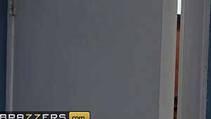 Brixley Benz deepthroats Scott Nails!