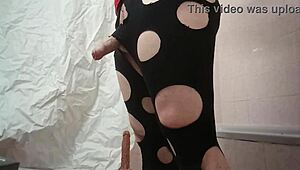 Travesti ENJOYS a Gode in This Scene