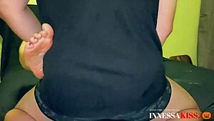 Barbie mermaid uses magic dildo in costume play.