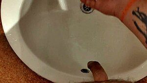 Egypt hotel amateurs indulge in mutual masturbation with wet groping and handjob action. Holiday vibes heat up!