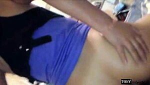 amateur friends get horny anal rides in the car