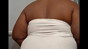 Teasing Straight from Toilet with a Lil Bit of Wipe