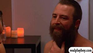 Суингърите се забавляваха страхотно в червената стая на оргия