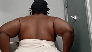 Teasing Straight from Toilet with a Lil Bit of Wipe