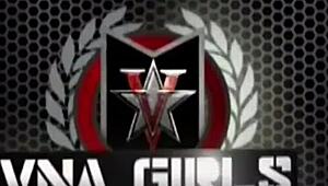 Watch Vicky Vette rub her oiled pussy, big tits bouncing?