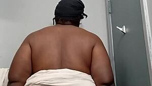 Teasing Straight from Toilet with a Lil Bit of Wipe