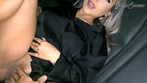 ナティデルガドが街案内したら公衆車セックス！