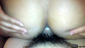 amateur friends get horny anal rides in the car