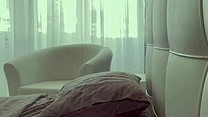 ثلاث رجالة ناكوا شرمتين جامد في أورجي وقذفوا جواهم