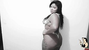 Emotional: Feeling so wild masturbating in the bathroom with Suellen Santos’ big pussy