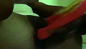 I can't stop the golden shower from ebony mama with dildo