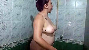 Chica Paisa Actriz Porno Prepares For Recording In Shop