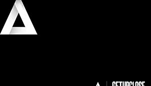 Novio arruinado deja que amigo penetre a exnovia por dinero