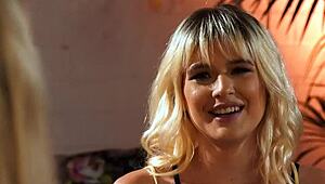 Dive Into Jessie's Pussy Now!