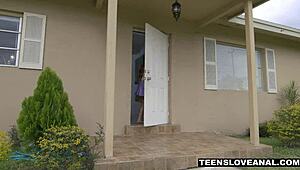 Anal Plug Stretches Teen Jamie Marleigh For Intense Action